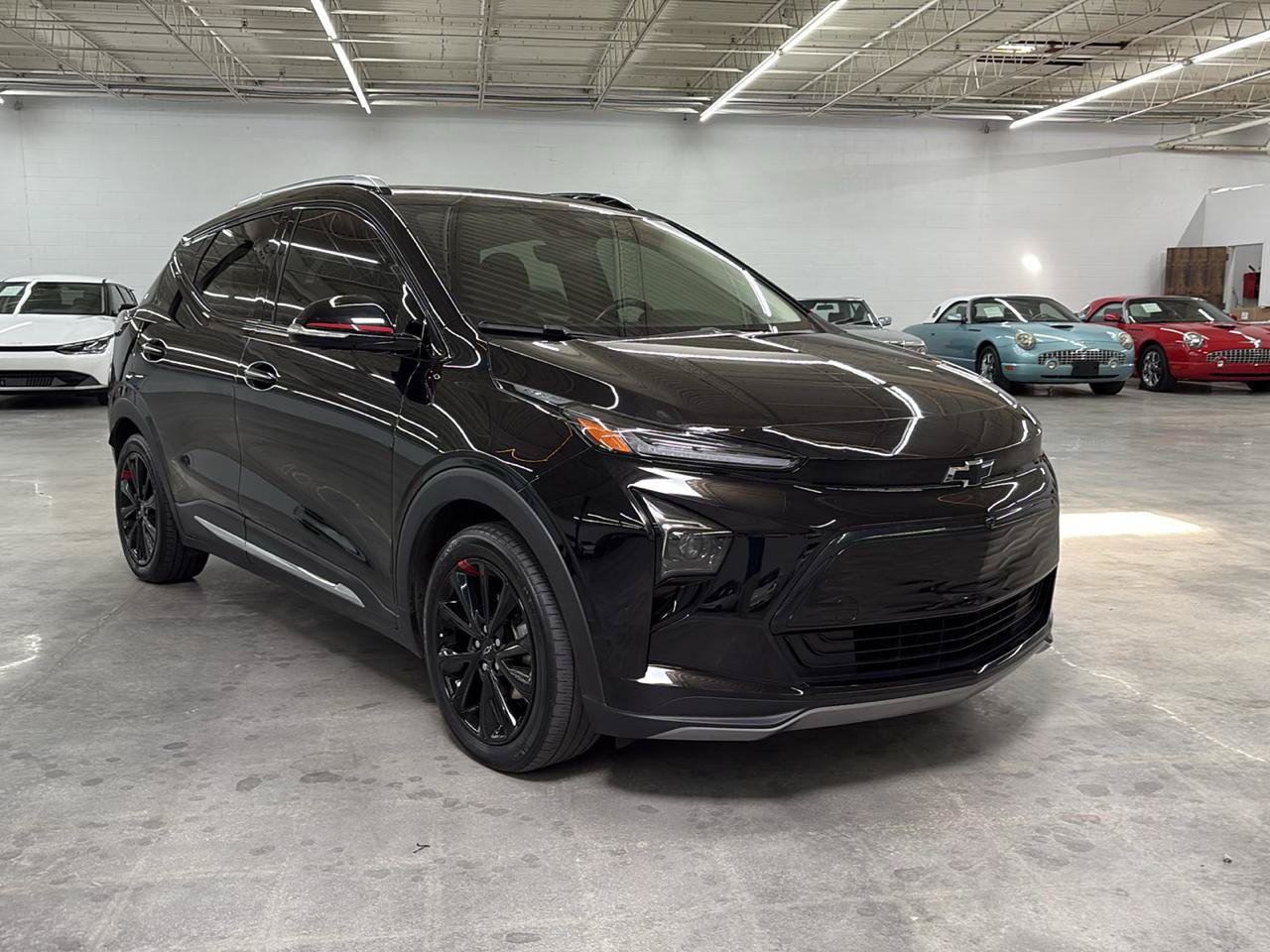 Used 2023 Chevrolet Bolt EUV Premier w/ Sun & Sound Package FWD image 4