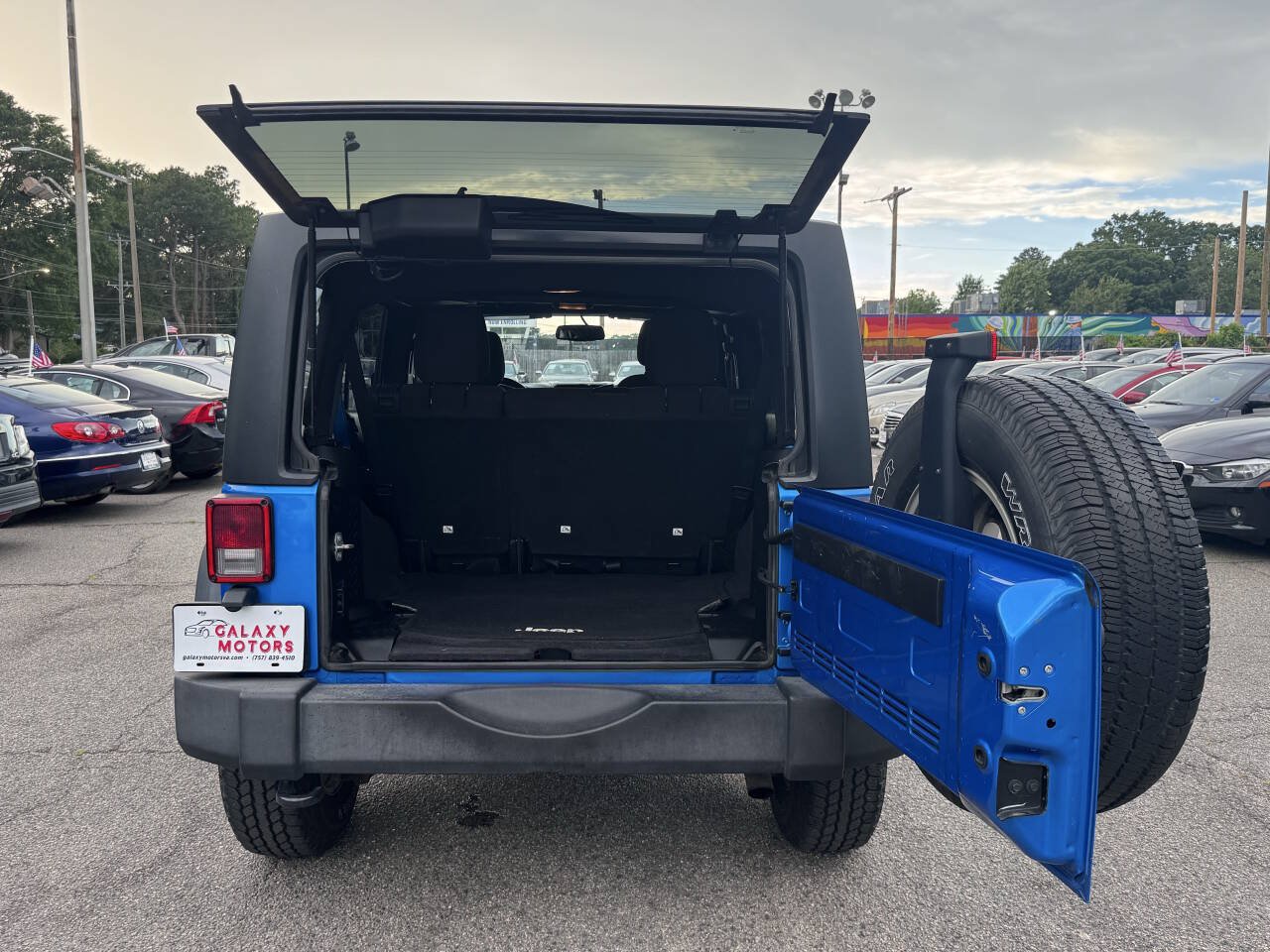 Used 2015 Jeep Wrangler Unlimited Sport w/ Quick Order Package 24S AWD/4WD image 12