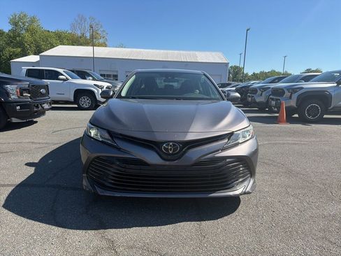 Used 2019 Toyota Camry LE FWD image 8