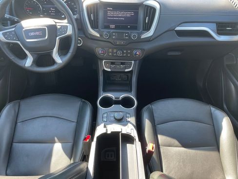Used 2024 GMC Terrain SLT image 9