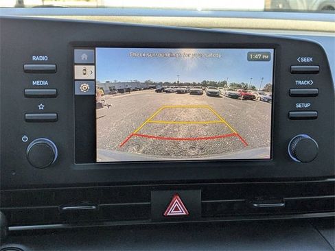 Used 2025 Hyundai Elantra Sport image 4