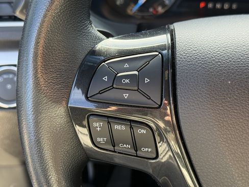 Used 2017 Ford Explorer XLT image 16