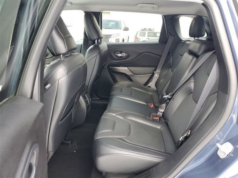 Used 2020 Jeep Cherokee Latitude Lux w/ Quick Order Package 26H Lux image 12