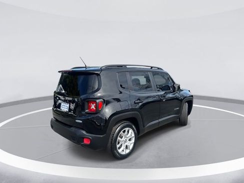Used 2017 Jeep Renegade Latitude image 5