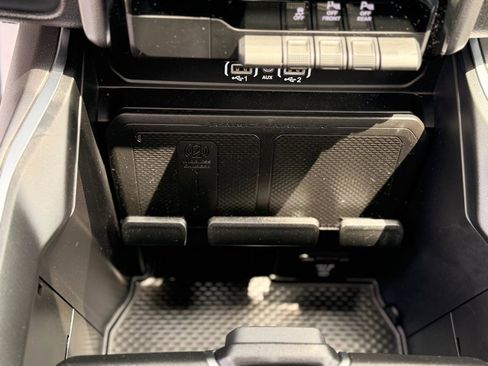 Used 2025 RAM 1500 Big Horn AWD/4WD image 28