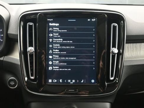 Used 2023 Volvo XC40 B5 Plus w/ Driver Assist Package image 15