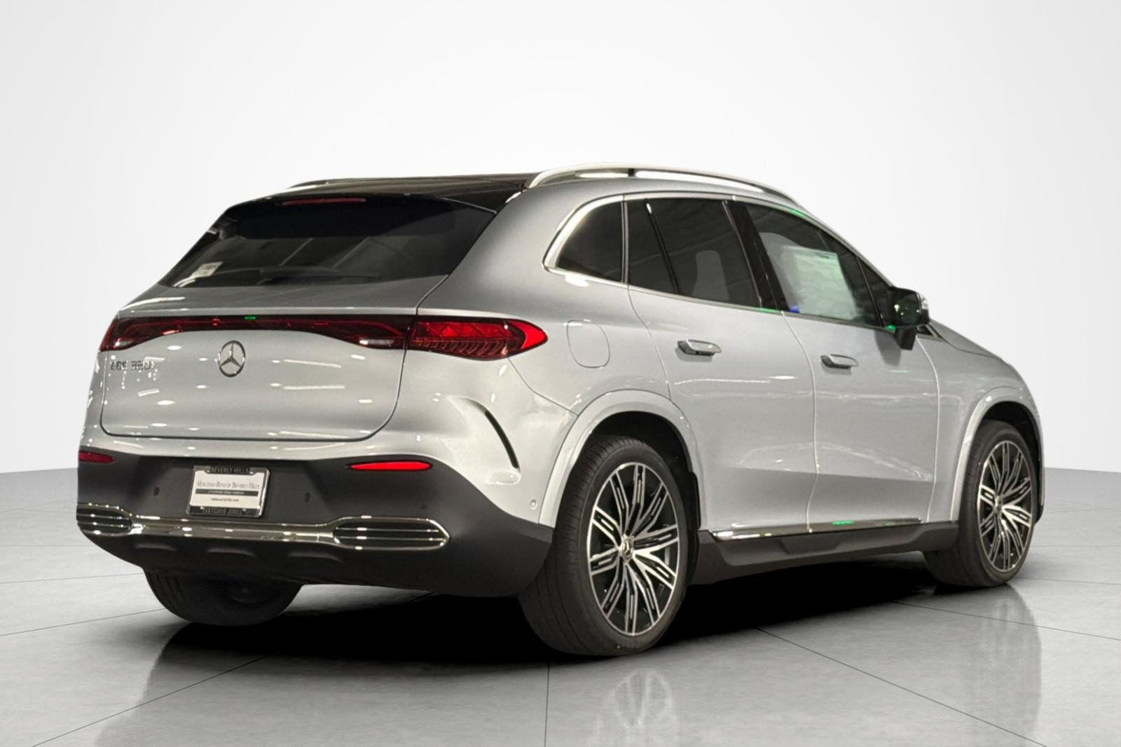New 2027 Mercedes-Benz EQE 320+ SUV image 5