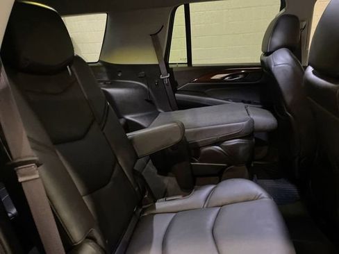 Used 2017 Cadillac Escalade Premium Luxury AWD/4WD image 13
