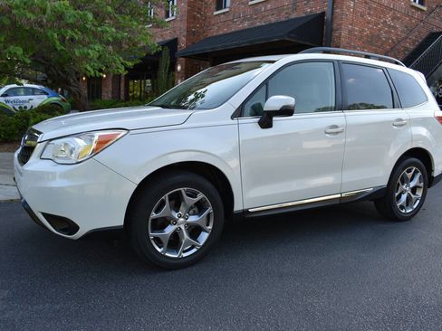 Used 2016 Subaru Forester 2.5i Touring w/ Eyesight & Navigation System image 2