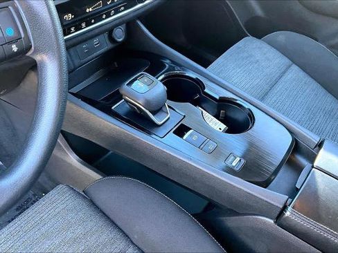 Certified 2023 Nissan Rogue SV image 16