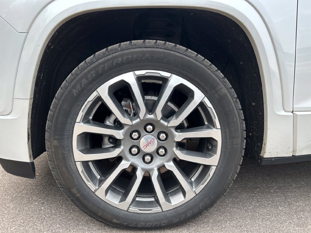 Used 2021 GMC Acadia Denali w/ Denali Ultimate Package AWD/4WD image 10