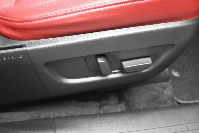 Certified 2025 MAZDA CX-70 3.3 Turbo S w/ Premium Package AWD/4WD image 19