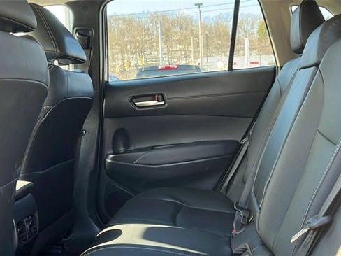 Used 2025 Toyota Corolla Cross XLE image 19