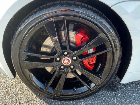 Used 2017 Jaguar F-TYPE Coupe image 12