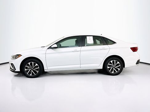 Used 2025 Volkswagen Jetta S image 4