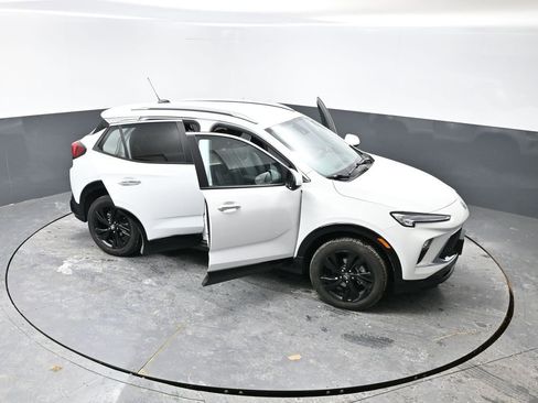 Used 2024 Buick Encore GX Sport Touring image 54