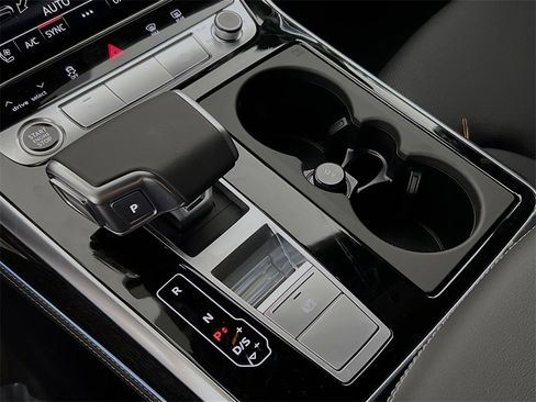 New 2026 Audi Q8 Premium Plus image 18