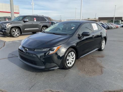 Used 2023 Toyota Corolla LE image 1