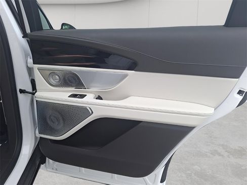 Used 2025 Lincoln Nautilus Black Label w/ Jet Appearance Package image 11