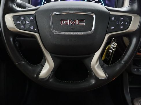 Used 2022 GMC Canyon Denali RWD image 24