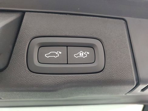 Used 2026 Volvo XC60 B5 Ultra w/ Protection Package Premier image 12