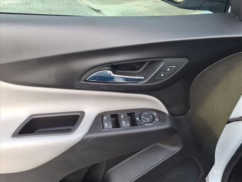 Used 2022 Chevrolet Equinox LS w/ LS Convenience Package image 23