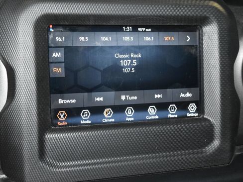 Used 2022 Jeep Gladiator Sport AWD/4WD image 10