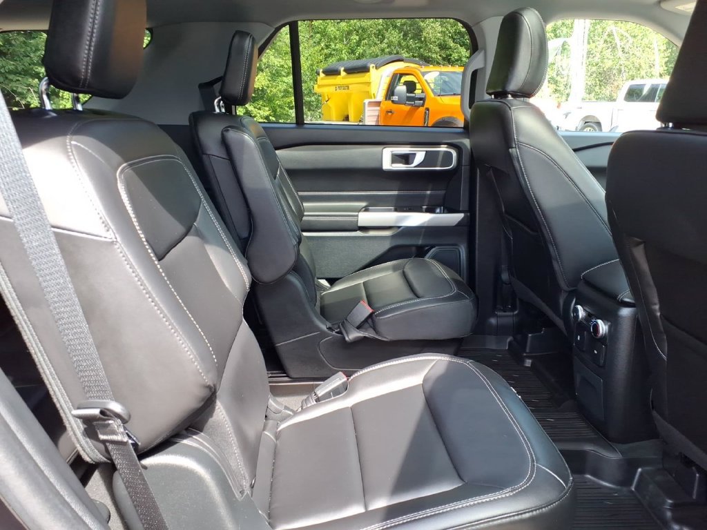 Certified 2023 Ford Explorer XLT w/ Equipment Group 202A AWD/4WD image 12