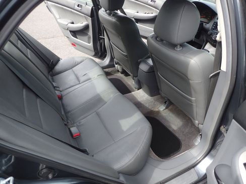 Used 2005 Honda Accord Hybrid image 11