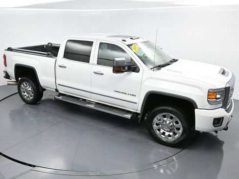 Used 2019 GMC Sierra 2500 Denali w/ Duramax Plus Package AWD/4WD image 37