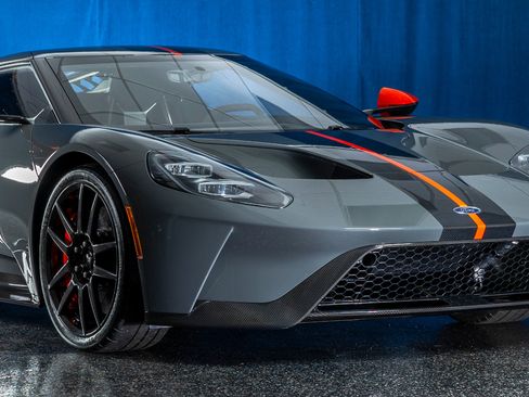 Used 2020 Ford GT Carbon Series image 16