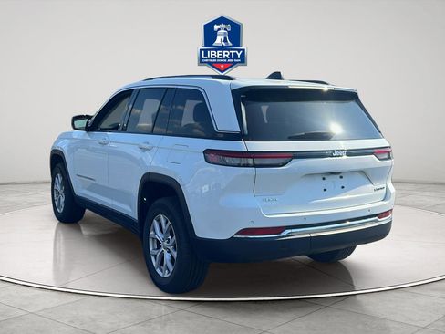 Certified 2022 Jeep Grand Cherokee Limited AWD/4WD image 32