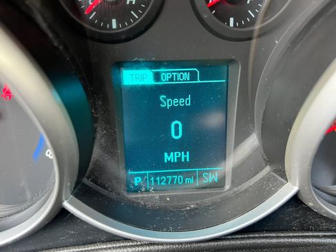 Used 2016 Chevrolet Cruze LT FWD image 10