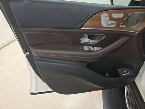 Used 2022 Mercedes-Benz GLS 450 4MATIC image 7