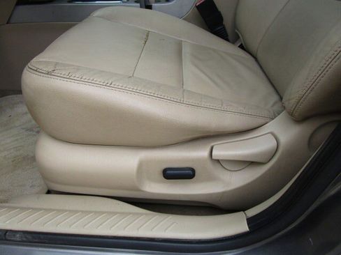 Used 2010 Ford Escape XLT image 14