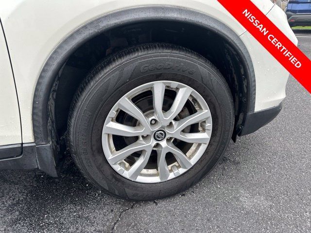 Certified 2017 Nissan Rogue SV AWD/4WD image 10