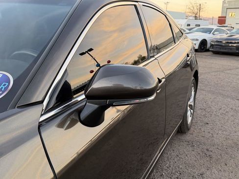 Used 2019 Toyota Avalon XLE w/ Moonroof Package image 8