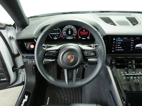 New 2025 Porsche Panamera 4 image 4