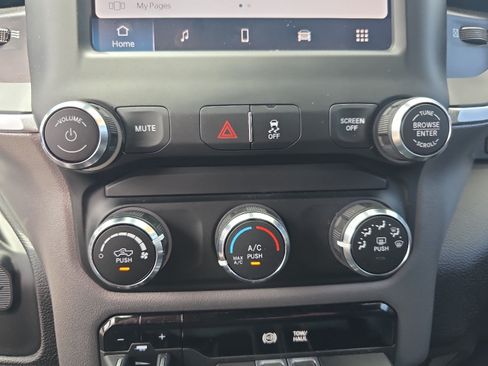 Used 2024 RAM 3500 Big Horn AWD/4WD image 35