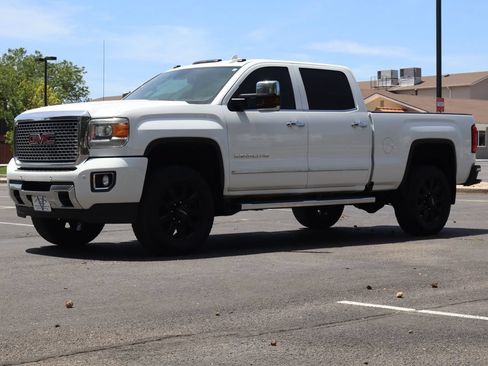 Used 2016 GMC Sierra 2500 Denali w/ Driver Alert Package AWD/4WD image 11