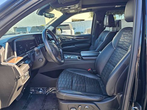 Certified 2024 Cadillac Escalade ESV Premium Luxury Platinum AWD/4WD image 22