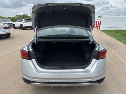 Used 2025 Nissan Altima 2.5 SV FWD image 9