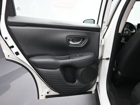 Certified 2024 Honda HR-V LX image 33