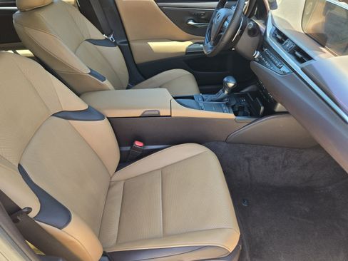 Used 2021 Lexus ES 350 w/ Premium Package FWD image 7