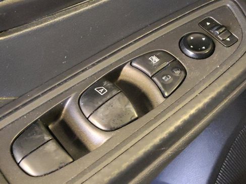 Used 2023 Nissan Versa S FWD image 27