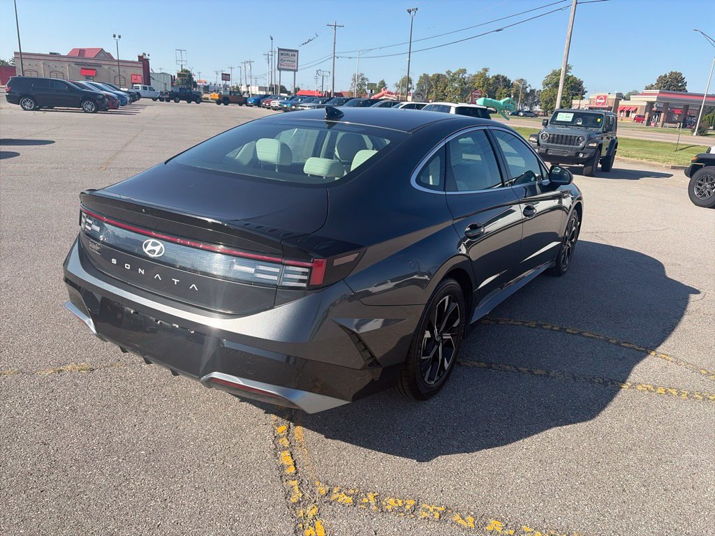 Used 2025 Hyundai Sonata SEL FWD image 6