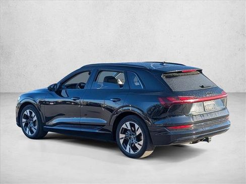 Used 2023 Audi e-tron Premium w/ Convenience Plus Package image 7