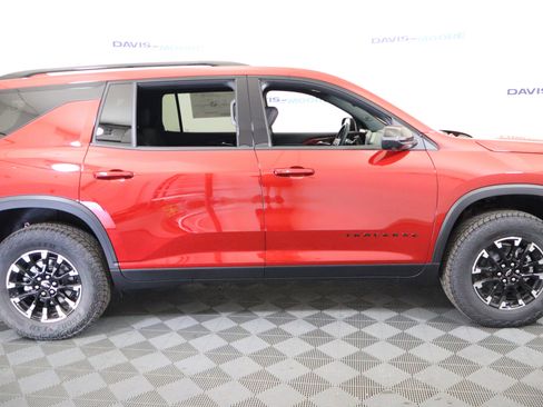 New 2026 Chevrolet Traverse Z71 w/ Enhanced Driving Package AWD/4WD image 5