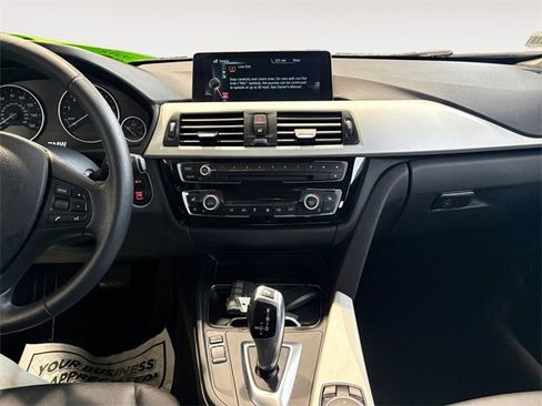 Used 2016 BMW 320i xDrive Sedan image 9