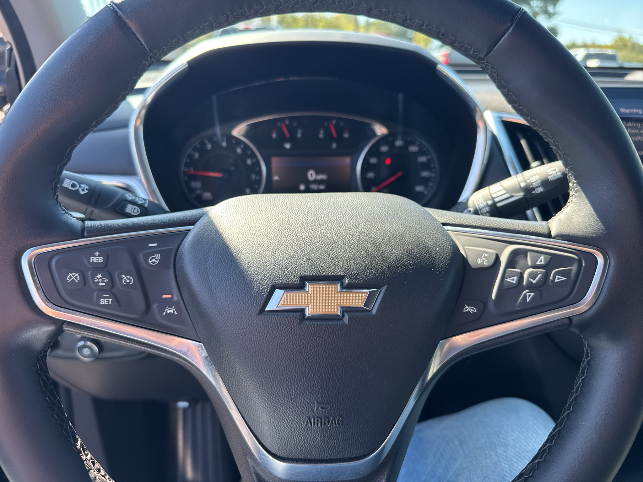 Used 2024 Chevrolet Equinox LT FWD image 11
